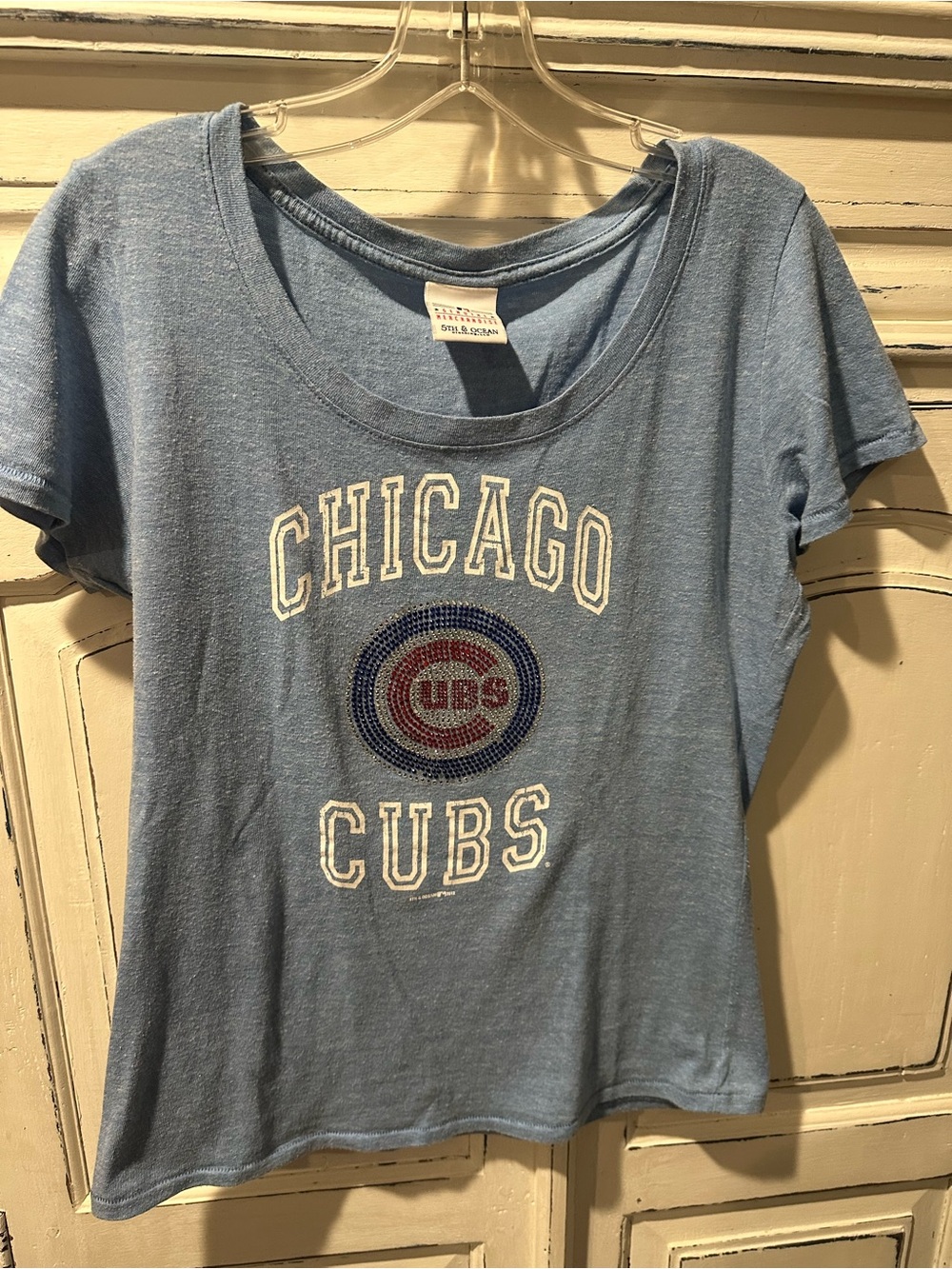 Chicago Cubs Women's Light Blue Graphic Tee with sparkle logo